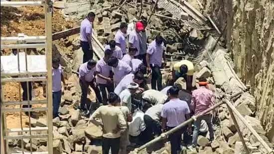 তারাতলার পর এবার জয়পুর! নির্মীয়মাণ দেওয়াল ভেঙে পড়ায় চাপা পড়ে মৃত্যু ৩ শ্রমিকের, আহতরা আশঙ্কাজনক