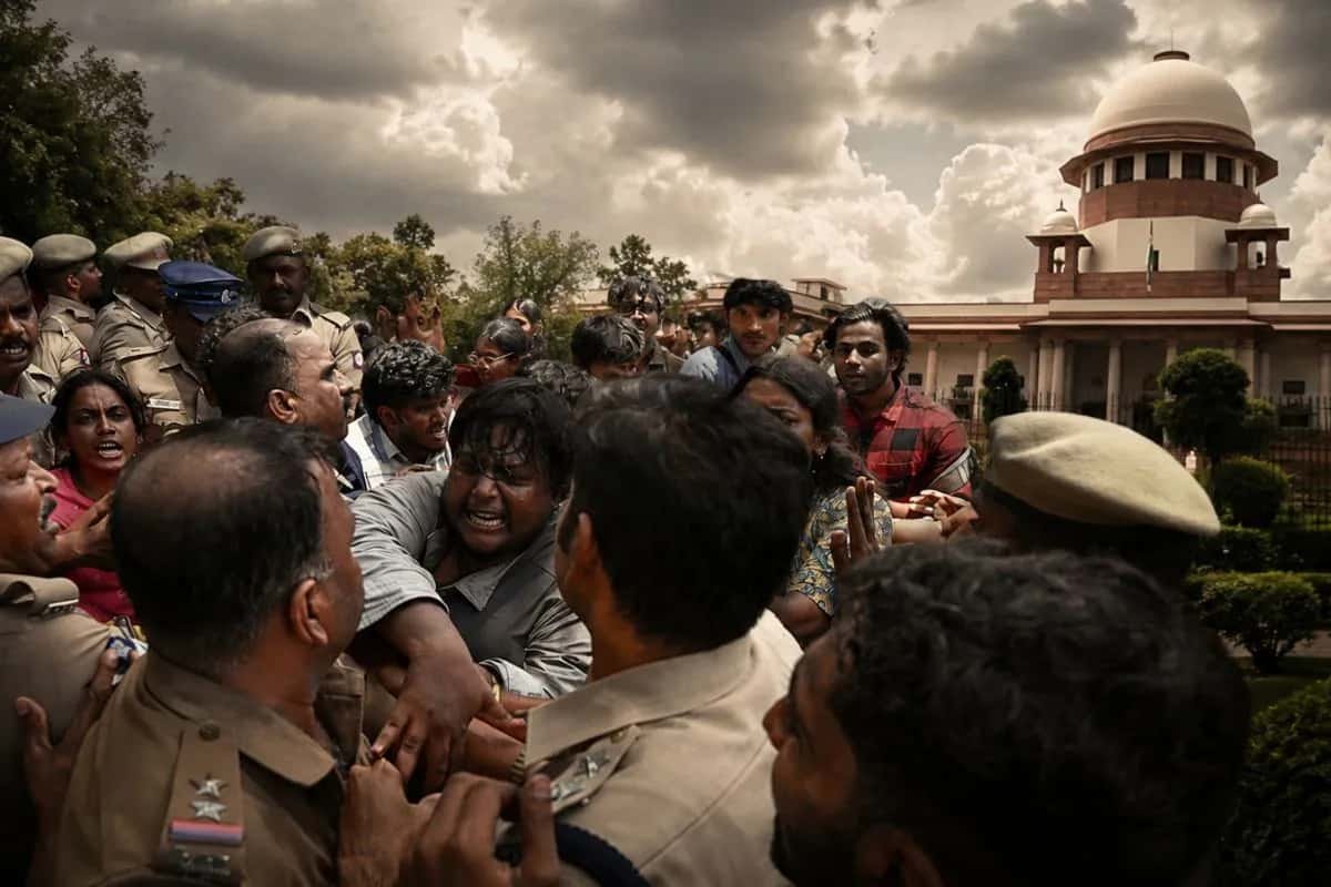 'আন্দোলনের নামে উস্কানি!' সংসদ অভিযানে পুলিশের উপর হামলা, সুপ্রিম কোর্টে গেল আক্রান্তদের পরিবার