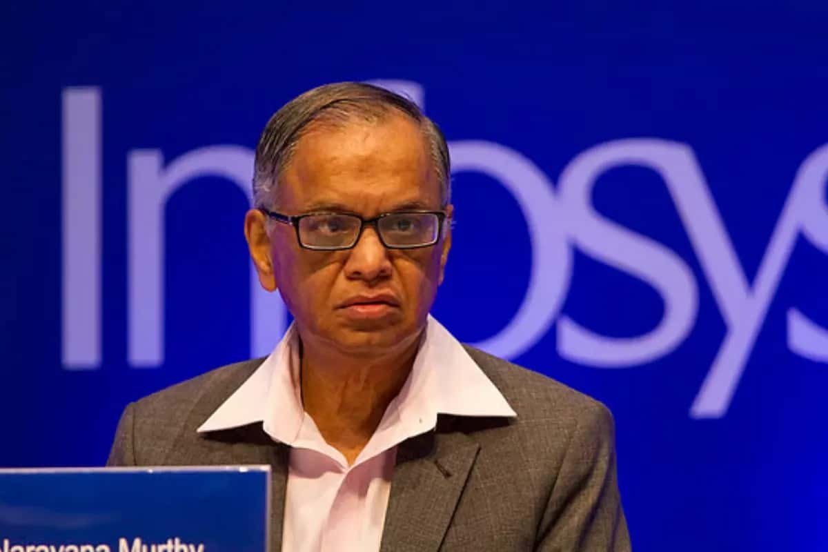 বিদেশে চলল না নারায়ণ মূর্তির ৭০ ঘণ্টা কাজের ‘ফর্মুলা’! নিয়ম ভেঙে মোটা অঙ্কের জরিমানা গুনল ইনফোসিস