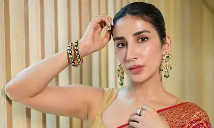 অভিনেত্রী থেকে উদ্যোক্তা, হেয়ার এক্সটেনশন বেচে কীভাবে ৫ হাজার টাকায় ৫০ কোটির ব্যবসা করলেন পারুল?