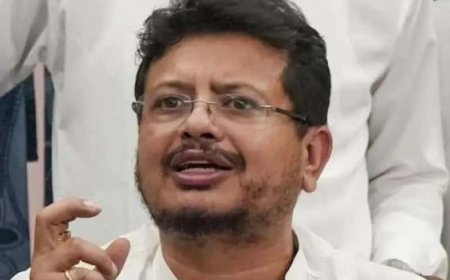 ‘আসল তৃণমূল আমরাই, তাই কোনও কিছু দাবি করতে আসিনি’, জ্ঞানেশের সঙ্গে কথা বলে স্পষ্ট করলেন ঋতব্রত