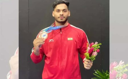 বাপের বেটা! ১৬ বছর পর বাবার ব্রোঞ্জকে ছাপিয়ে গ্লাসগোয় রুপো ছিনিয়ে নিলেন অজয়