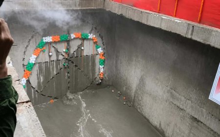ভিক্টোরিয়ার কাছে পৌঁছল টানেল বোরিং মেশিন ‘দুর্গা’! কলকাতা মেট্রোর জোকা-এসপ্ল্যানেড রুটে বড় সাফল্য