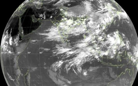 দাবদাহ কাটিয়ে বর্ষার ‘কামব্যাক’, মেঘের চাদরে ঢাকল উত্তর ভারত! ইসরোর উপগ্রহ চিত্রে ধরা পড়ল ছবি