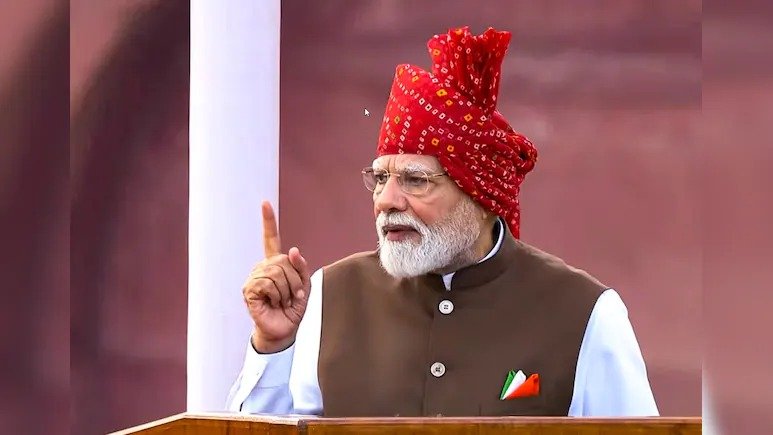 डर और अफवाहों के बीच आत्मनिर्भर भारत की कहानी: PM मोदी ने गिनाईं 12 साल की उपलब्धियां