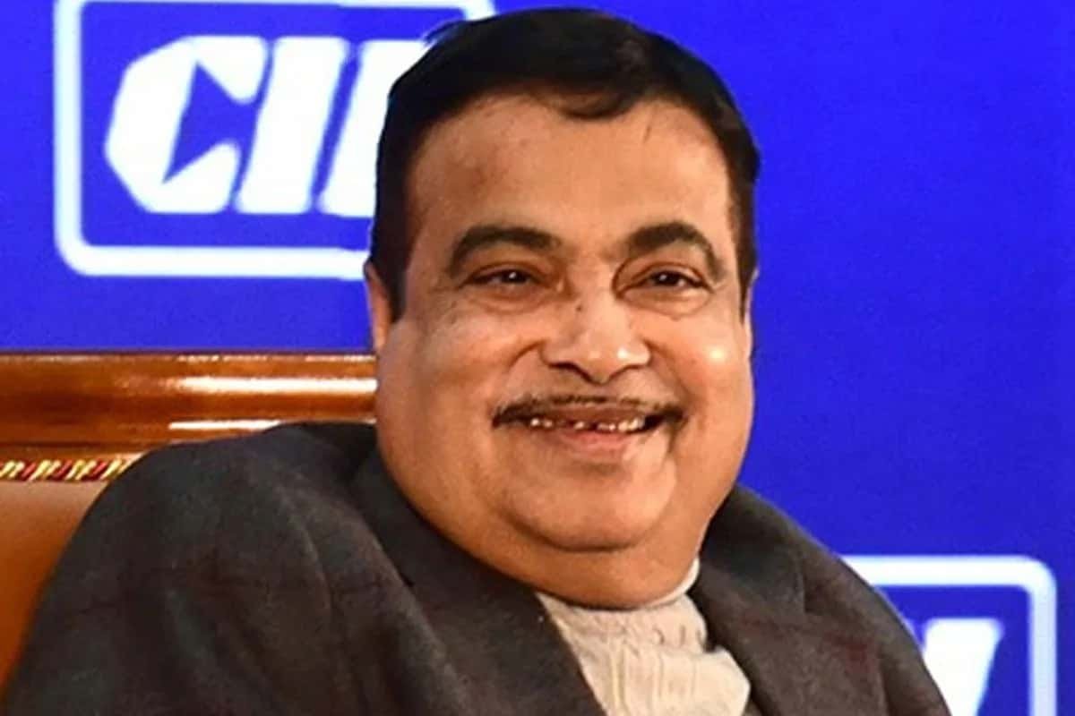 ১৩৫ থেকে ৮৯ কেজি! ৪৬ কেজি ওজন কমানোর রহস্য জানালেন নিতিন গড়করি