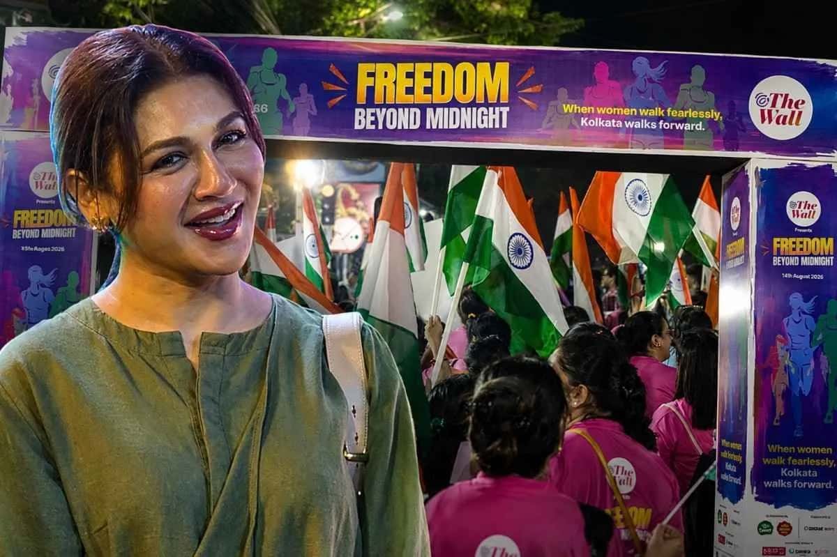 বিমানের টিকিট বাতিল করে ভারতের স্বাধীনতা দিবস উদযাপন, Freedom Beyond Midnight-এ পা মেলালেন জয়া