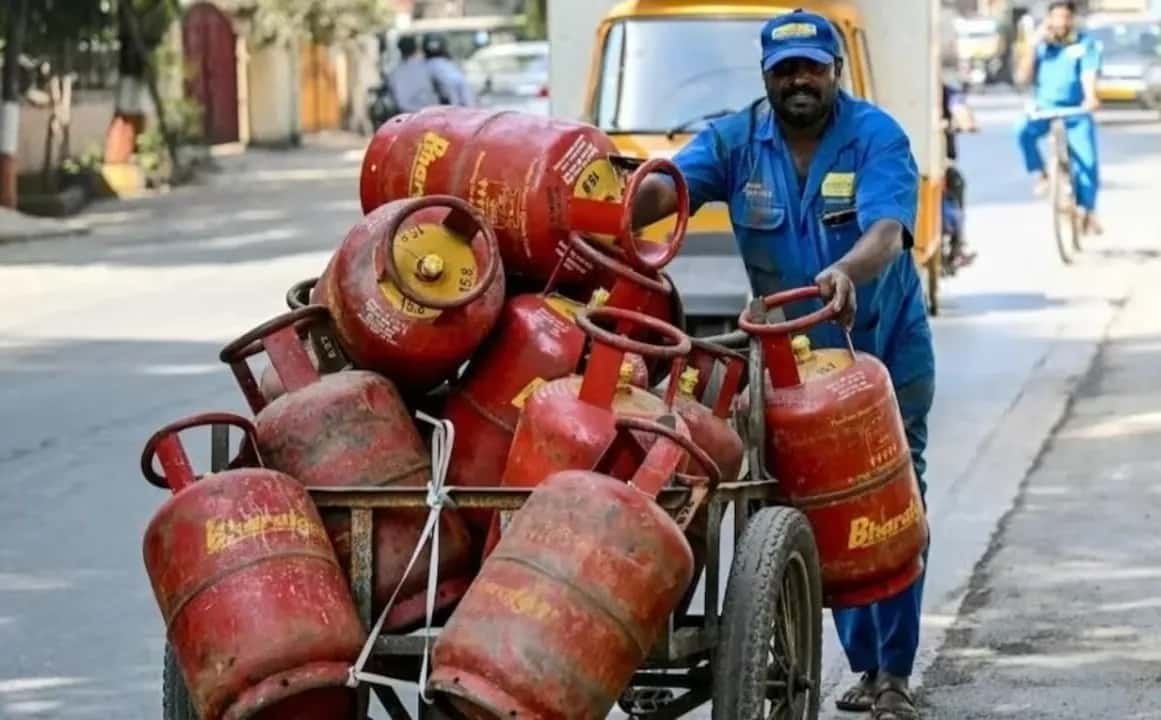 হাতে সময় মাত্র দু'দিন, বাড়ি বসেই করে নিন এলপিজি KYC