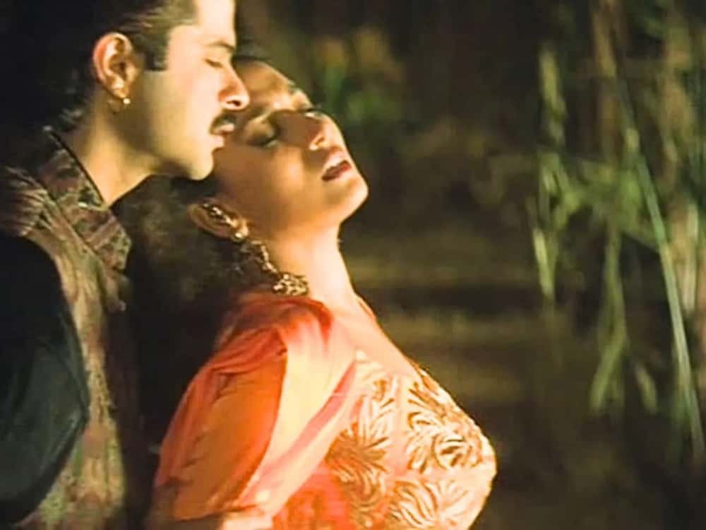 ‘ধক ধক’ গানে মাধুরী ছিলেন আড়ষ্ট, শুরুতে না করে করলেও, কীভাবে তা হয়ে উঠল নাইনটি’স আইকনিক