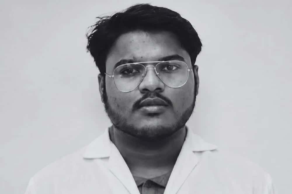 দুর্গাপুরের মেডিক্যাল কলেজের হস্টেলে বিহারের পড়ুয়ার রহস্যমৃত্যু! ঘর থেকে উদ্ধার ঝুলন্ত দেহ