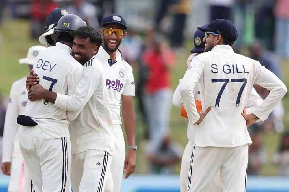 দ্বিতীয় ইনিংসে ৬ উইকেট খুইয়ে দিশেহারা শ্রীলঙ্কা, চতুর্থ দিনের শেষে জয়ের গন্ধ পাচ্ছে ভারত