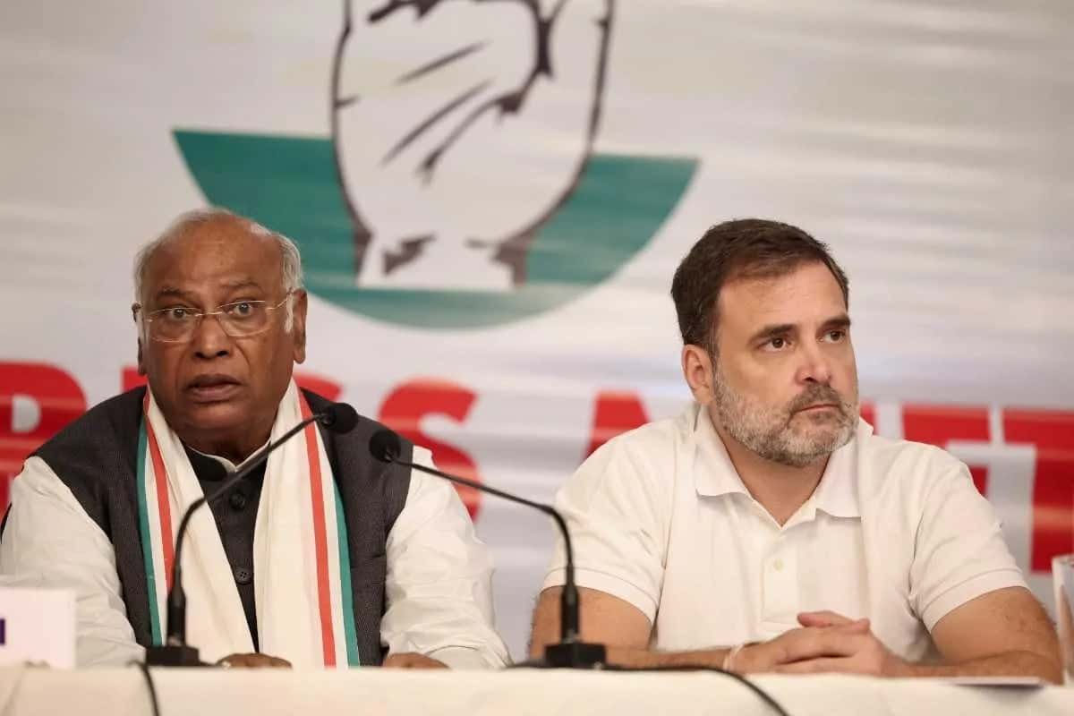'২৪-এর জের, লালকেল্লায় যাননি খাড়্গে, রাহুল, 'দেশের ভাল চায় না' বলে কাদের নিশানা মোদীর