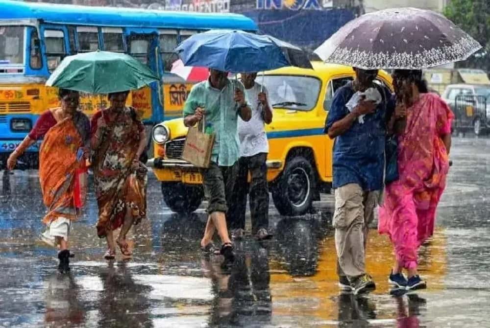 রাখিতে সারাদিনই দক্ষিণবঙ্গে চলবে ঝড়-বৃষ্টির দাপট, কলকাতাসহ ৯ জেলায় হলুদ সতর্কতা