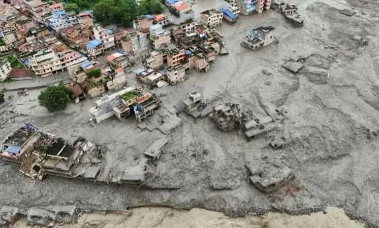 হড়পা বানে তিব্বতে নিখোঁজ ৫৫৮, নেপালে উদ্ধারকাজে নামল অতিরিক্ত দু'হাজার সেনা