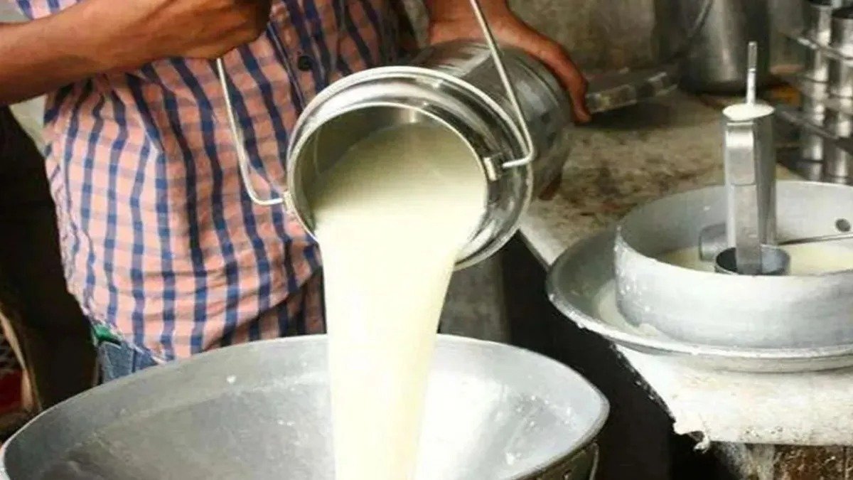 महाराष्ट्र में दूध फिर महंगा, 11 अगस्त से ₹2 प्रति लीटर बढ़े दाम; गाय का दूध ₹62 और भैंस का ₹78