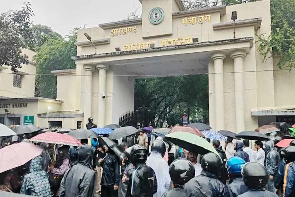 আন্দোলনের জেরে ঝাড়খণ্ডে বাতিল ৩৯ পরীক্ষা, পিছল ৬! JPSC-JSSC নিয়ে বড় সিদ্ধান্ত হেমন্ত সরকারের