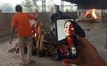 বৃদ্ধাশ্রমে মৃত্যু বাবার, ভিডিও কলে শেষকৃত্য দেখলেন তিন মেয়ে! পাঠালেন ৫,১০০ টাকা