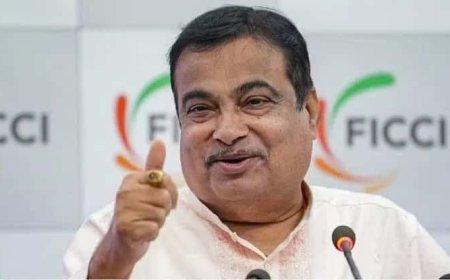 গড়কড়ির অবসরের জল্পনা উড়িয়ে তাঁর মন্ত্রক জানাল, 'স্যার থাকছেন, মন্ত্রিত্ব ছাড়ছেন না'