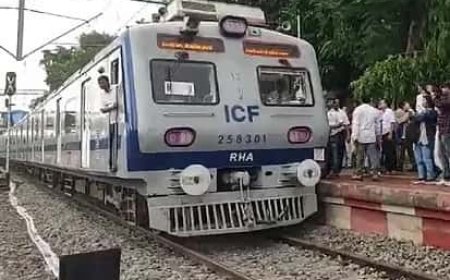 ২০ অগস্ট থেকেই বদলাচ্ছে রুট, শিয়ালদহ-বারাসত এসি লোকাল এবার ছুটবে বনগাঁ পর্যন্ত