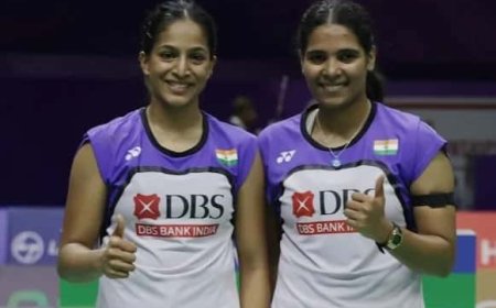 বিশ্ব ব্যাডমিন্টন চ্যাম্পিয়নশিপে ইতিহাস! চিনা প্রতিরোধ ভেঙে দেড় দশক বাদে পদক নিশ্চিত করলেন গায়ত্রী-তৃষা