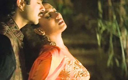 ‘ধক ধক’ গানে মাধুরী ছিলেন আড়ষ্ট, শুরুতে না করে করলেও, কীভাবে তা হয়ে উঠল নাইনটি’স আইকনিক
