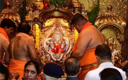 सिद्धिविनायक मंदिर की दान राशि पर विवाद, 18 करोड़ रुपये के कथित गबन के आरोप से महाराष्ट्र की राजनीति गरमाई