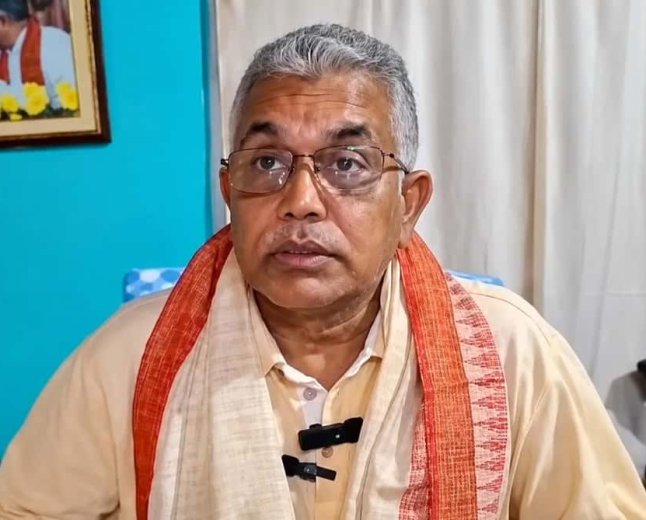 ‘দেশবিরোধী স্লোগান উঠলেই সার্জিক্যাল স্ট্রাইক!’ যাদবপুর নিয়ে হুঁশিয়ারি দিলীপের, বললেন ৬ মাস অপেক্ষা করতে