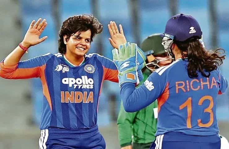 ভারতের সামনে টিকতেই পারল না পাকিস্তান! মাত্র ৫২ বলেই ম্যাচ জিতল হরমনপ্রীতের দল