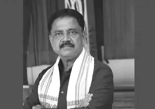 হৃদরোগে আক্রান্ত হয়ে প্রয়াত ঝাড়খণ্ডের শিক্ষামন্ত্রী সুদিব্য কুমার সোনু, শোকের ছায়া রাজনীতিতে