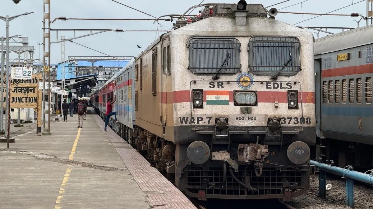 प्रयागराज से दिल्ली के लिए स्पेशल ट्रेन, इटावा-अलीगढ़-गाजियाबाद से होकर चलेगी