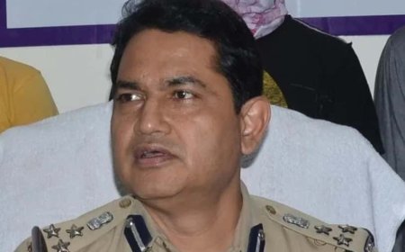 ক্যামাক স্ট্রিট-কাণ্ডে বড় মোড়! রবিবার সাতসকালে প্রাক্তন IPS হুমায়ুন কবীরের বাড়িতে পুলিশের হানা