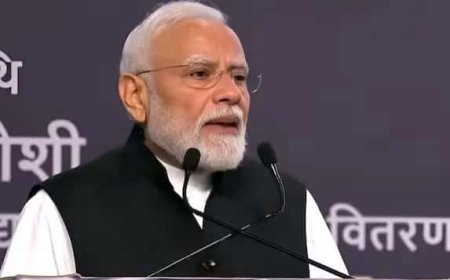‘হোমিওপ্যাথির একটা ডোজেই কাজ করেছে...’ এসআরসিসি-র মঞ্চে ‘দিমাগি নকশাল’দের নিয়ে কটাক্ষ মোদীর