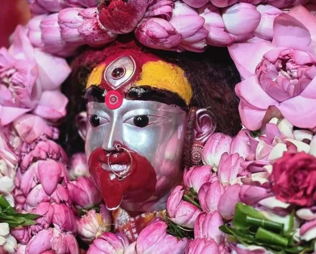 কৌশিকী অমাবস্যায় দ্বারকায় সন্ধ্যারতি, কপ্টারে পুষ্পবৃষ্টি! সেজে উঠছে তারাপীঠ, দুর্ঘটনা এড়াতে কী ব্যবস্থা?