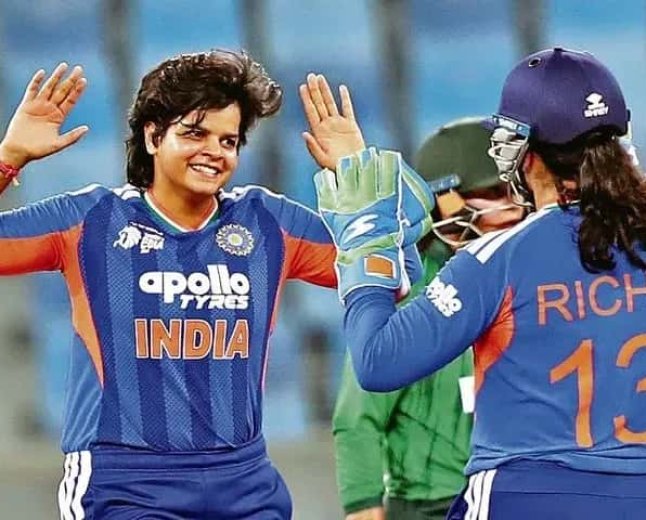 ভারতের সামনে টিকতেই পারল না পাকিস্তান! মাত্র ৫২ বলেই ম্যাচ জিতল হরমনপ্রীতের দল