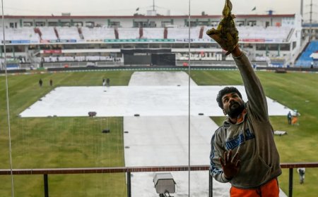 पाकिस्तान में राजनीतिक संकट का क्रिकेट पर असर, पेशावर-एबटाबाद से हटाए गए मैच; लाहौर और शेखूपुरा में होंगे मुकाबले