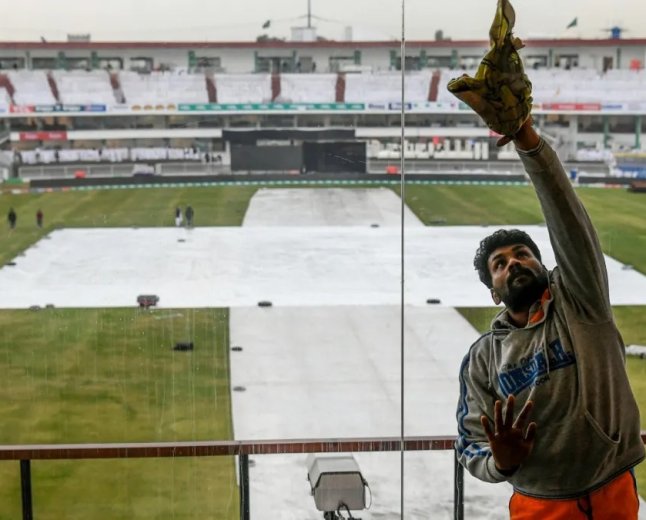 पाकिस्तान में राजनीतिक संकट का क्रिकेट पर असर, पेशावर-एबटाबाद से हटाए गए मैच; लाहौर और शेखूपुरा में होंगे मुकाबले