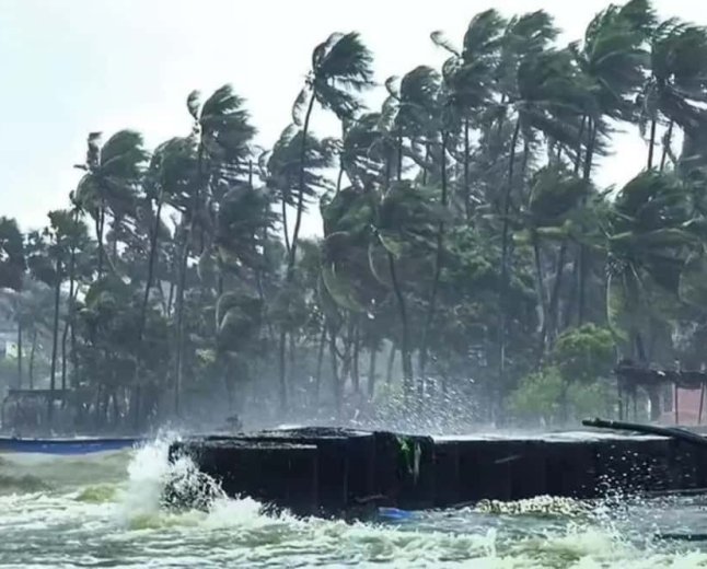 দুর্গাপুজো মিটতেই ঘূর্ণিঝড়ের ভ্রুকুটি, দক্ষিণবঙ্গে ভারী বৃষ্টির সম্ভাবনা! শীত আসছে? কী জানাল হাওয়া অফিস
